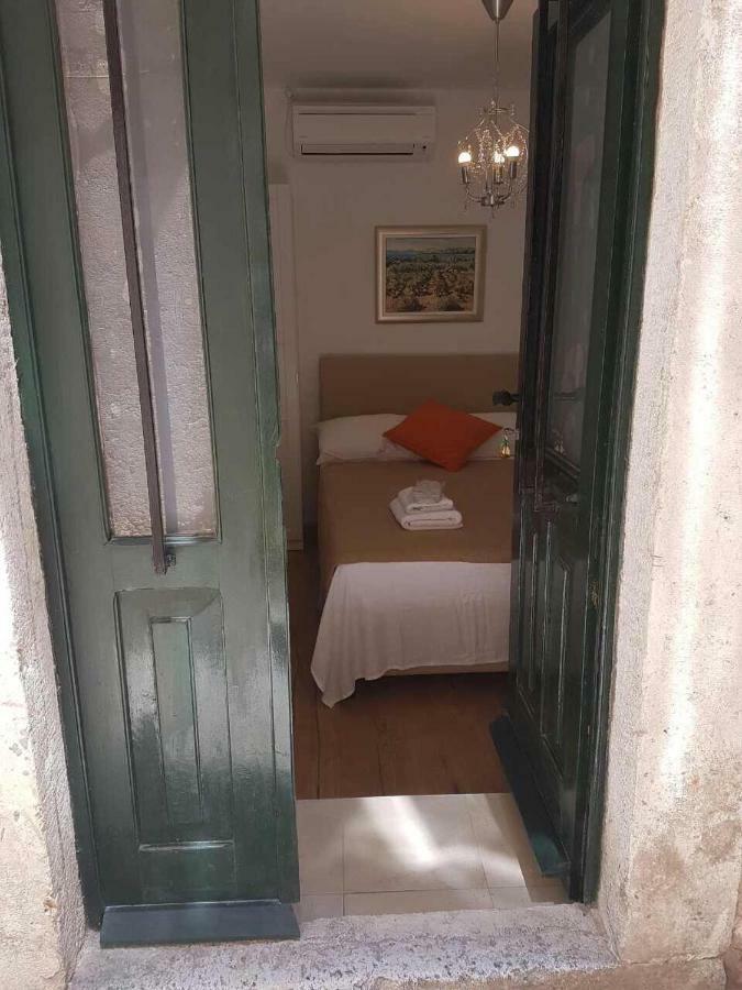 Rilati Old Town Palace 1 Guest house